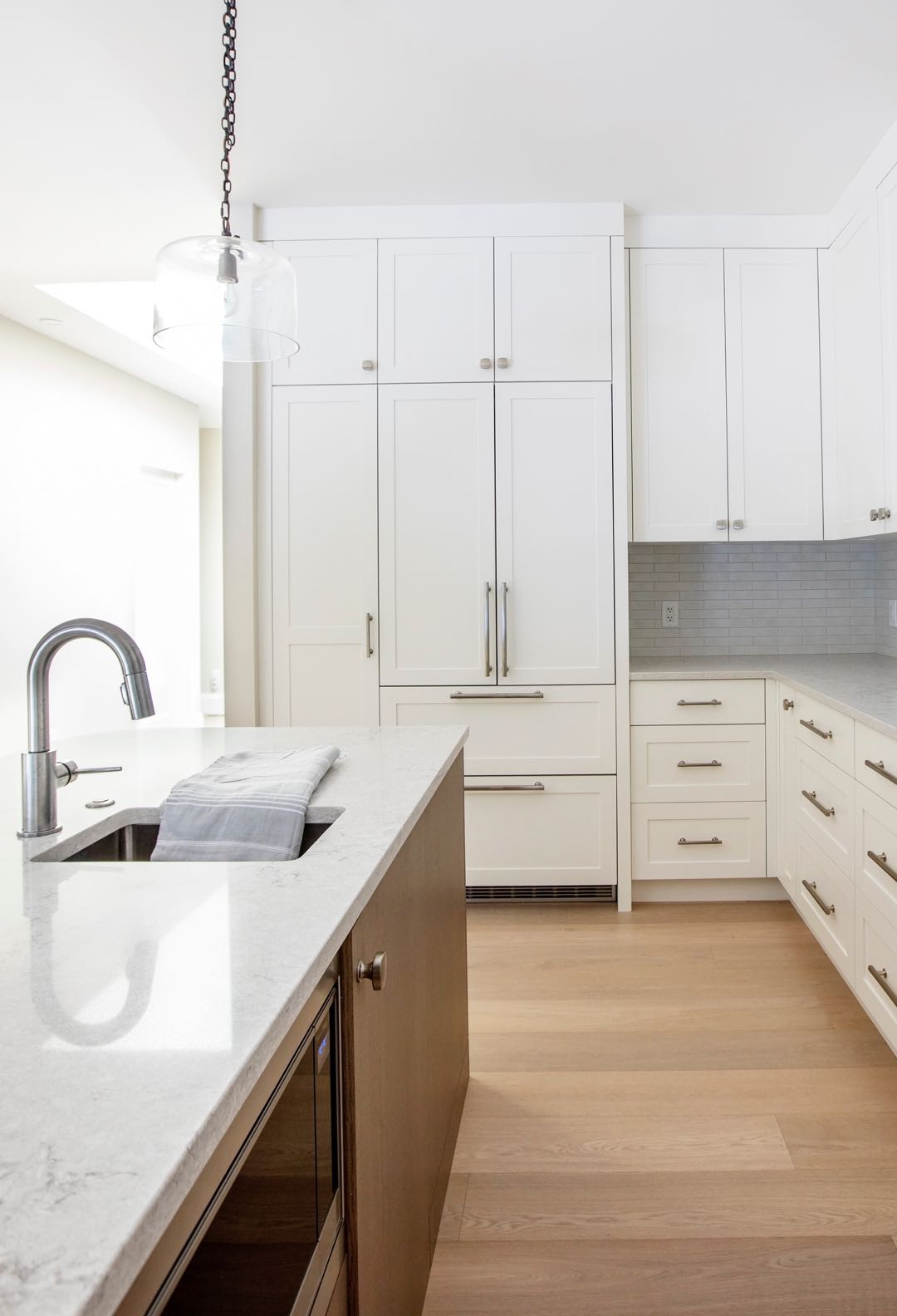 Countertop and interior photo 15 from Alpine