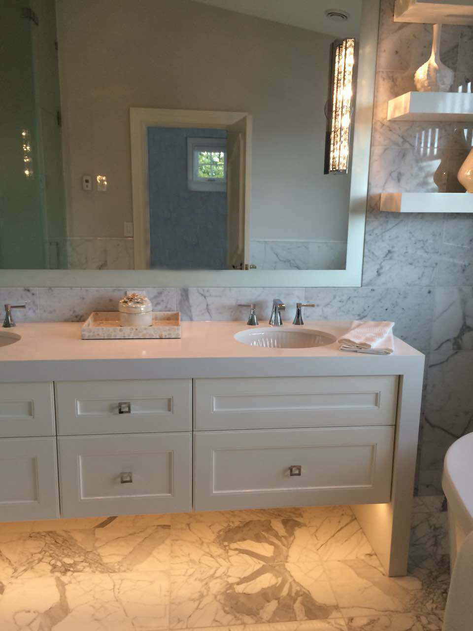 Countertop and interior photo 27 from Alpine