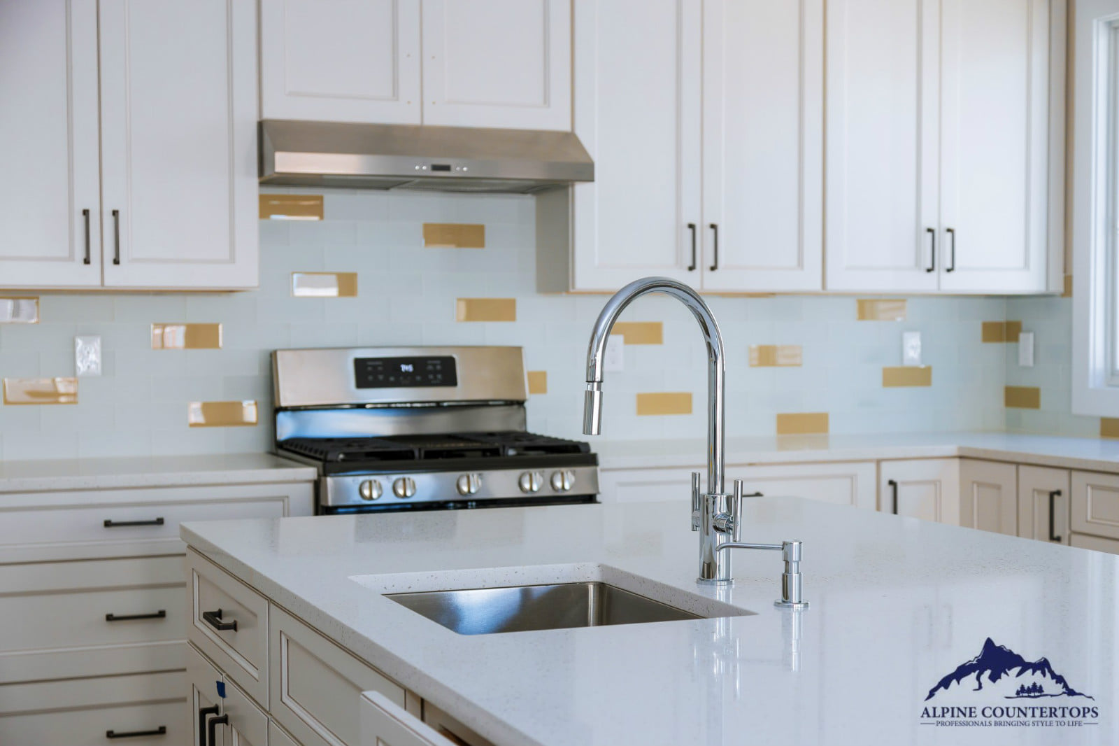 Countertop and interior photo 28 from Alpine