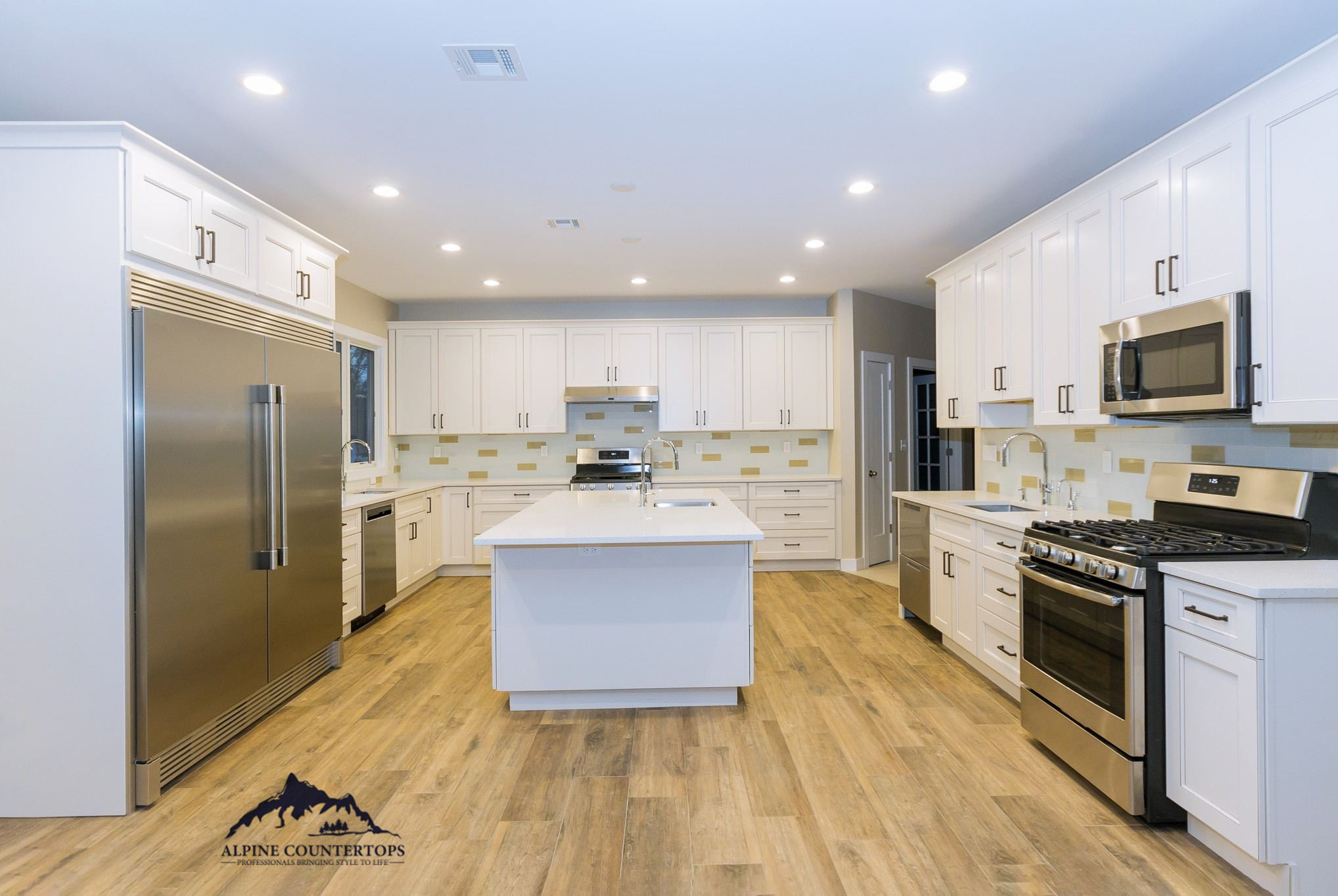 Countertop and interior photo 49 from Alpine