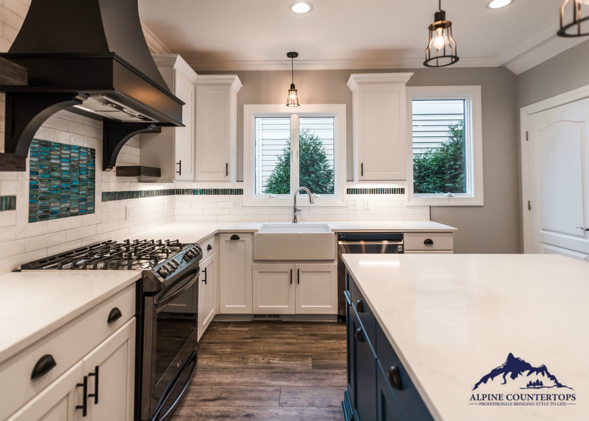 Countertop and interior photo 59 from Alpine