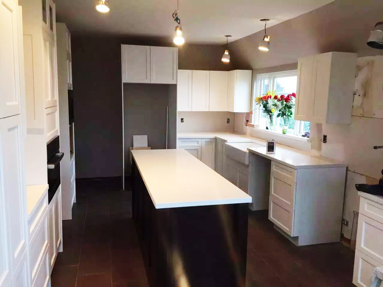 Countertop and interior photo 72 from Alpine