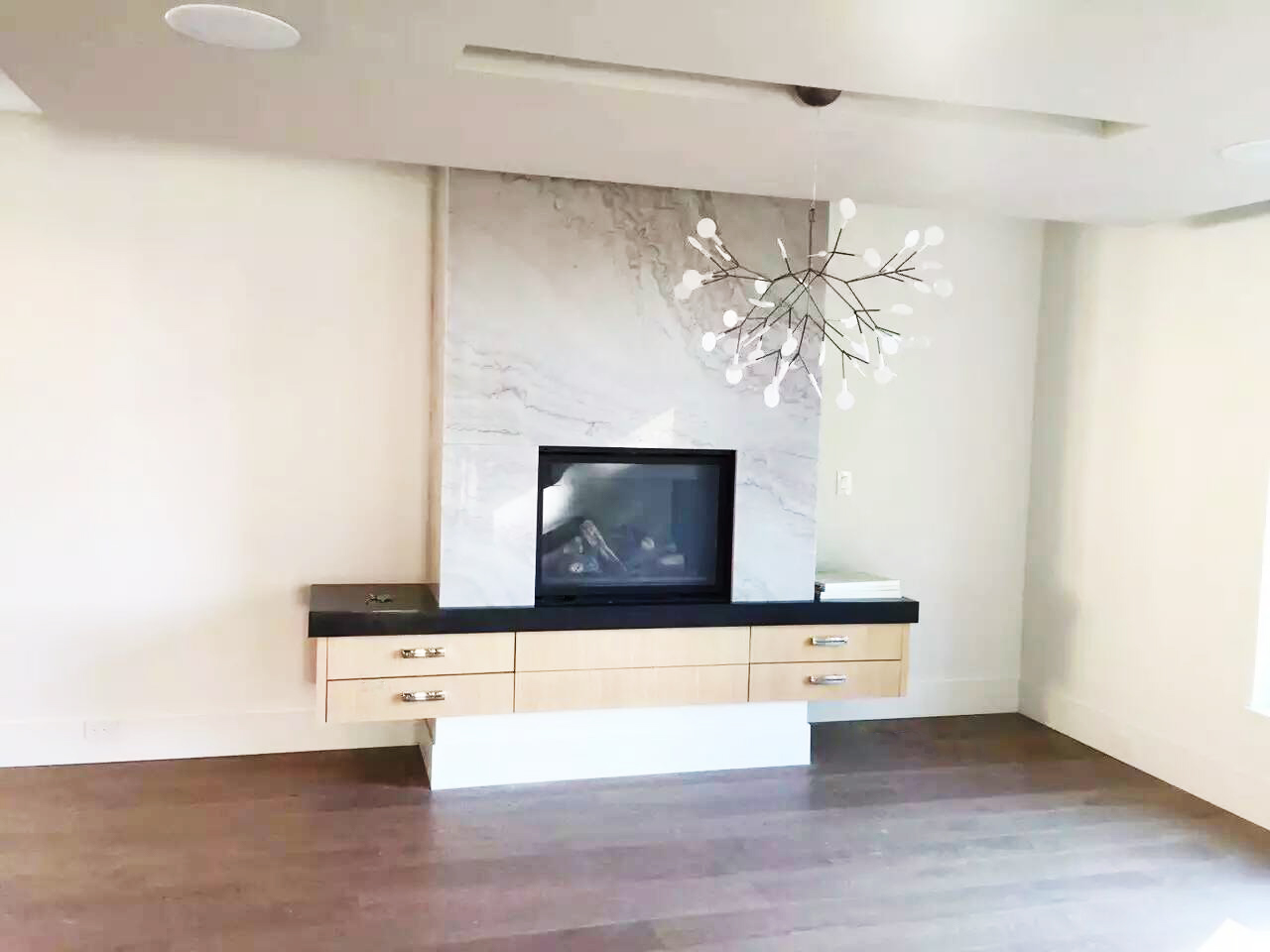 Countertop and interior photo 80 from Alpine